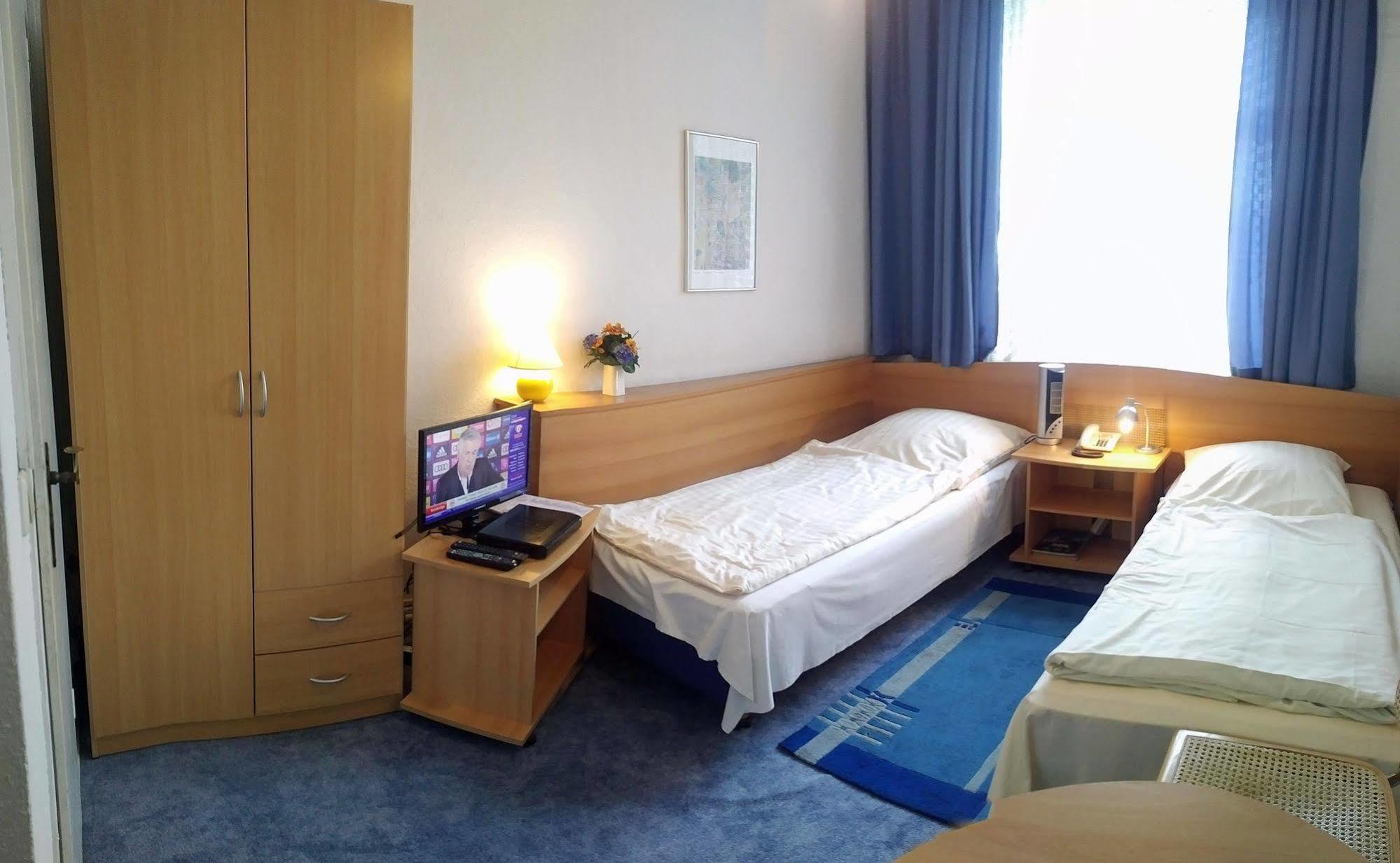 Central Budget Hotel Bona Exterior foto