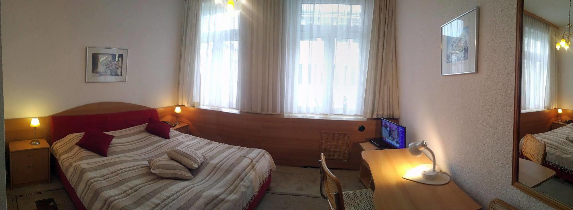 Central Budget Hotel Bona Exterior foto