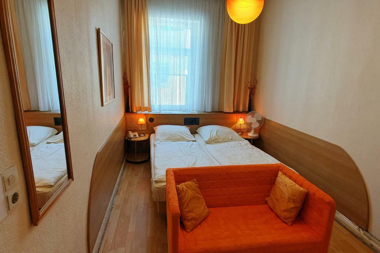 Central Budget Hotel Bona Exterior foto